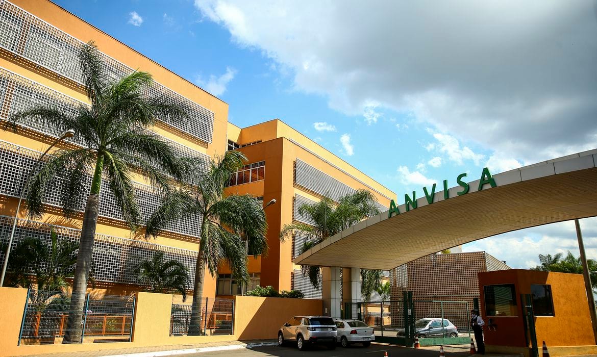 Anvisa proíbe produtos à base de alulose, um tipo de adoçante; entenda