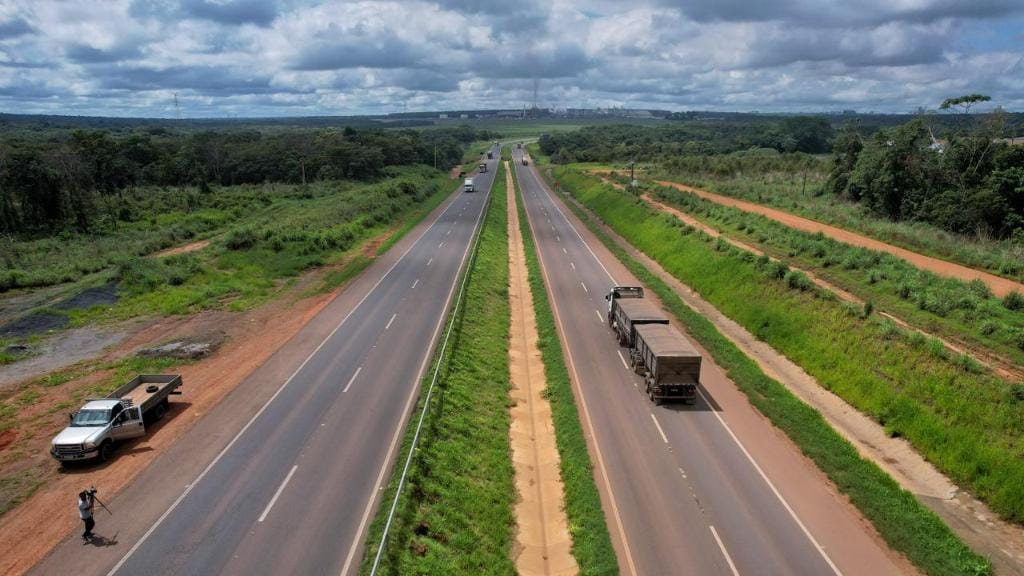 Governo de MT antecipa cronograma e projeta conclusão da duplicação da BR-163 em 2026