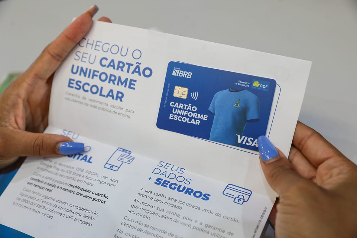 Cartão Uniforme Escolar pode ser retirado até 21 de janeiro no DF