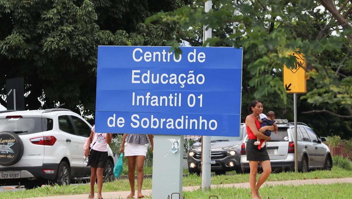 GDF investe R$ 70 milhões em expansão de placas históricas e melhora sinalização nas regiões administrativas