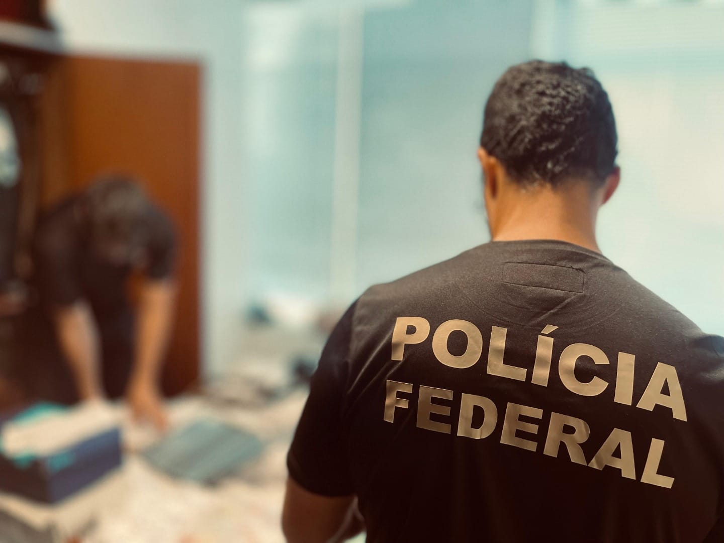 A eficiência seletiva da Polícia Federal: quando o foco político fala mais alto que o rombo no INSS e Caso Master