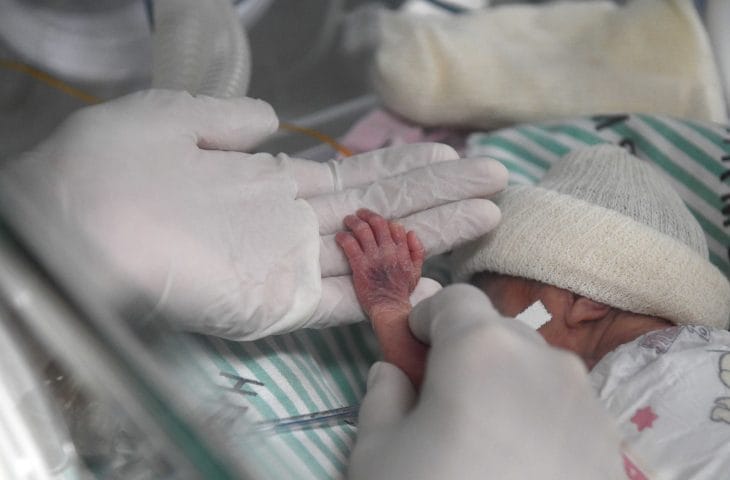 Nova estratégia contra o VSR amplia cobertura e reforça cuidado com a primeira infância em MS