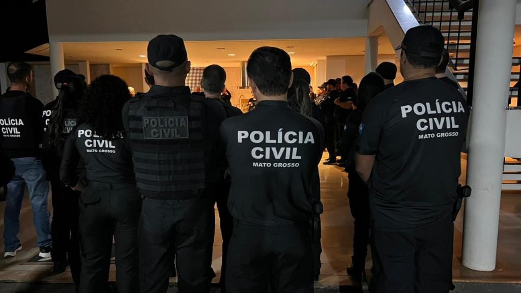 Polícia Civil cumpre 50 ordens judiciais contra facção envolvida em tráfico de drogas e lavagem de dinheiro em Rondonópolis-MT