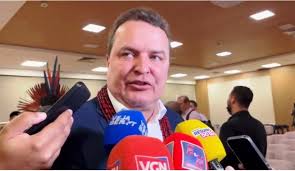 Max Russi diz que prioridade é reorganizar partido e evita antecipar destino político