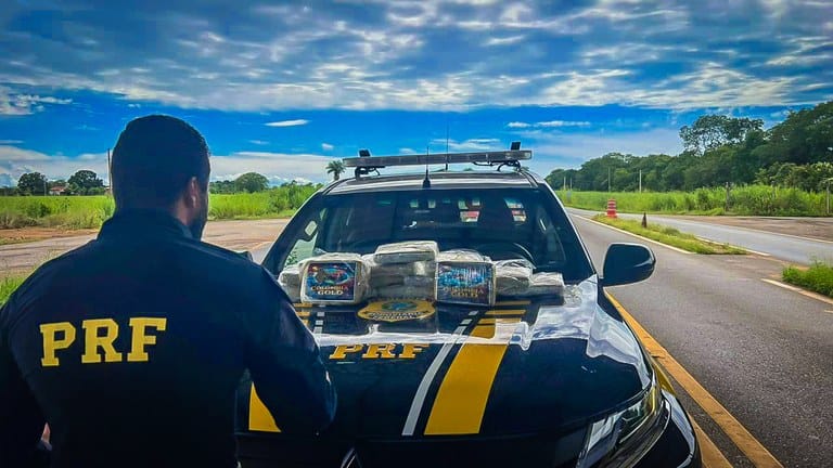 Operação Carnaval: PRF apreende mais de 15 kg de skunk na BR-070 em Poconé (MT)