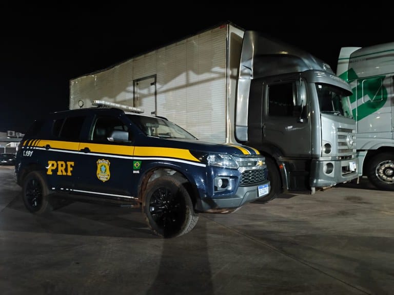 PRF apreende duas cargas de mercadorias estrangeiras em Três Lagoas (MS)