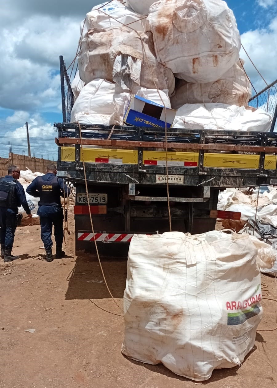 Agrodefesa Goiás apreende cerca de 10 toneladas de embalagens de agrotóxicos