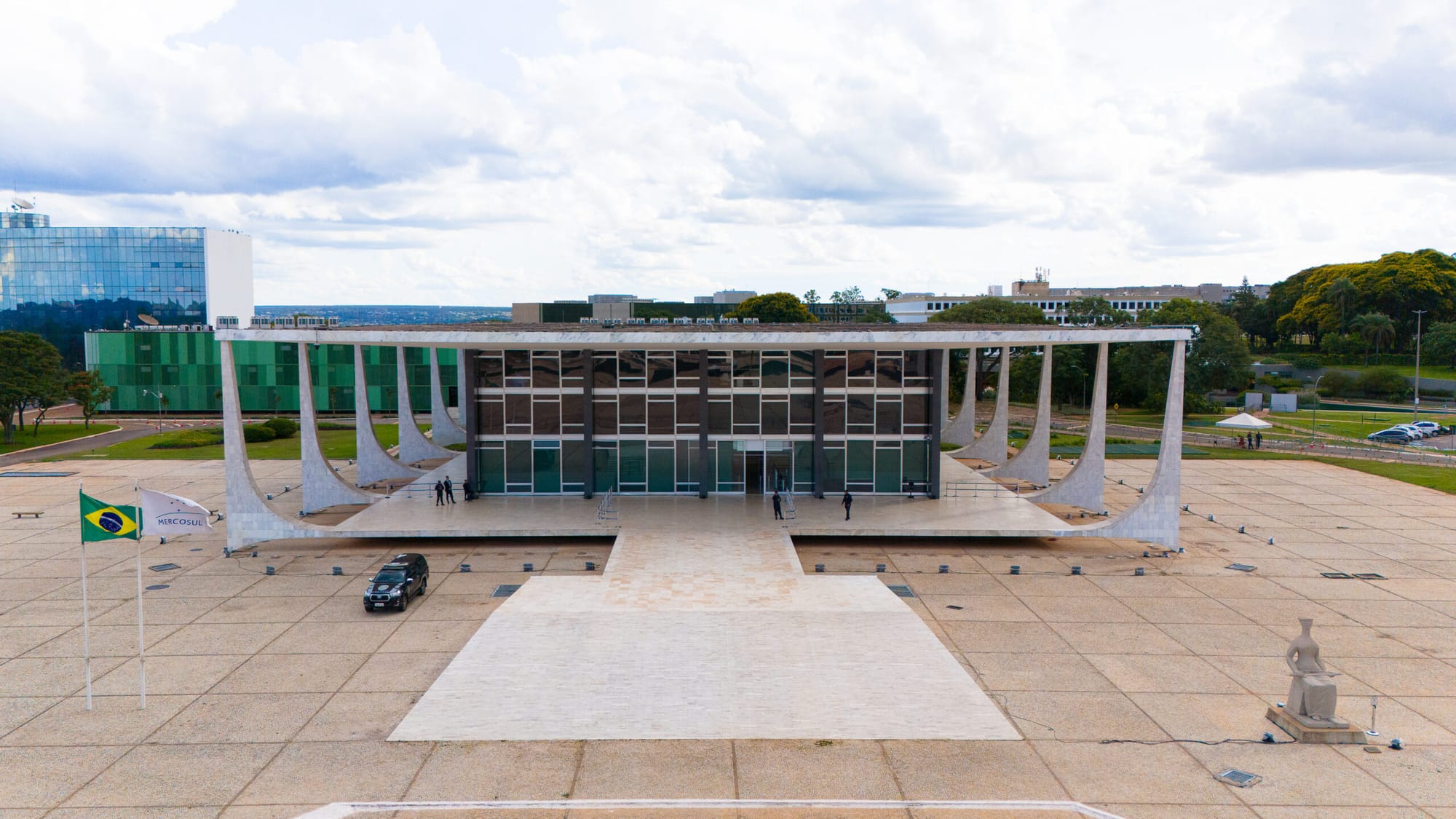STF suspende “penduricalhos” no serviço público e limita remuneração ao teto constitucional