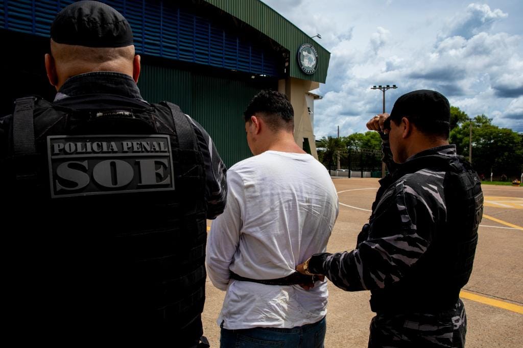 Acusado de matar sargento da PM MT é transferido para prisão de Cuiabá para responder pelo crime