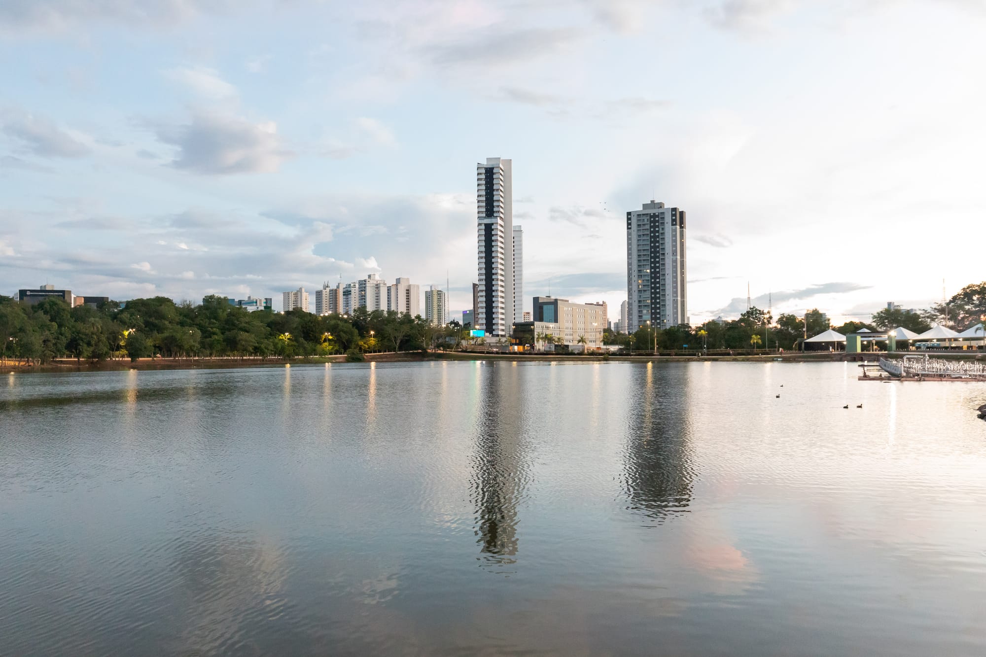 Avenida ao lado do Parque das Águas é bloqueada para festa dos 307 anos de Cuiabá-MT