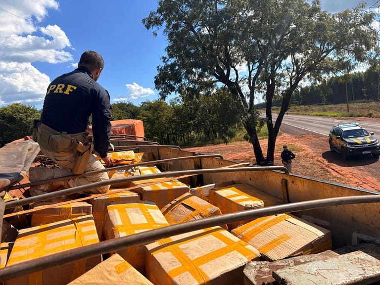 PRF apreende 1,2 tonelada de maconha e pistola em Campo Grande (MS)