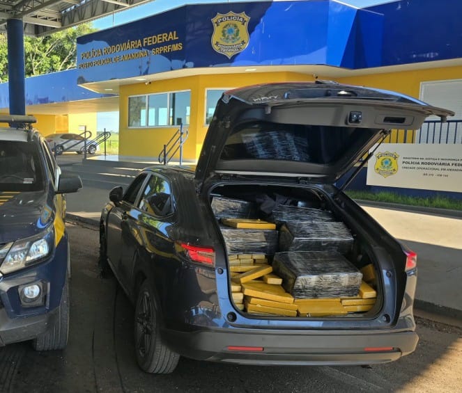 PRF apreende 1,2 tonelada de maconha em Ivinhema (MS)