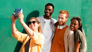 Geração Z diz “não” ao álcool e redescobre sobriedade em meio a uma nova cultura de bem-estar