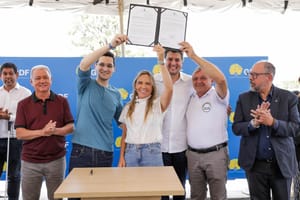 GDF assina decreto que atualiza regras do transporte escolar