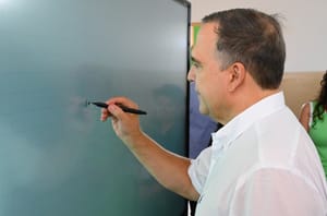Lousas digitais aprimoram ensino e aprendizagem nas escolas municipais de Goiânia-GO