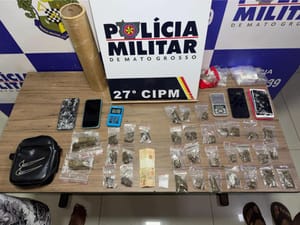 PM prende dois faccionados por tráfico de drogas e apreende 34 porções de entorpecentes