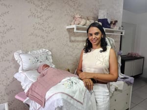 Crédito da Desenvolve MT fortalece ateliê de enxovais infantis e amplia capacidade produtiva