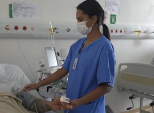 Hugo reduz pela metade pacientes crônicos internados