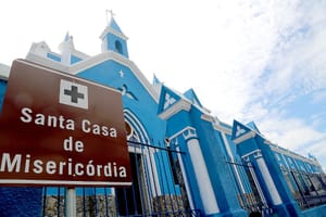 Governador anuncia solução para prédio da Santa Casa