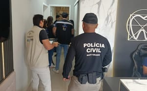 Polícia Civil e órgãos fiscalizadores flagram exercício ilegal de profissão em clínica odontológica de Cuiabá-MT