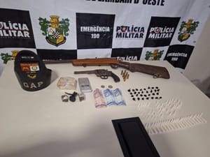 Polícia Militar prende faccionado por tráfico de drogas, apreende 119 entorpecentes e um fuzil