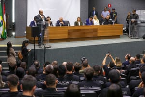 Mais de 170 policiais penais nomeados pelo GDF iniciam formação profissional da carreira