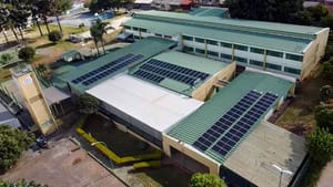 Brasília lidera ranking de energia solar entre as capitais e amplia geração em escolas e prédios públicos