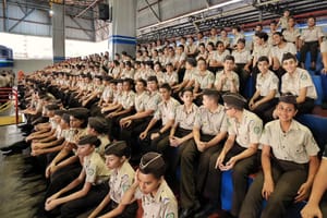 Governo de Goiás anuncia investimento de R$ 75 milhões do Bolsa Uniforme para alunos de Colégios Militares