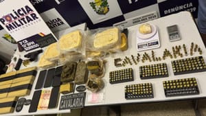 Cavalaria da PM MT detém oito faccionados por tráfico de drogas, apreende entorpecentes, pistolas e munições