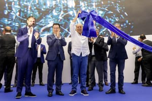 Governador Ibaneis Rocha reforça avanço dos carros elétricos em Brasília e destaca arrecadação ecológica