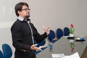 Seduc abre inscrições para Atesto de Libras e oferta 200 vagas para certificação de proficiência