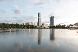 Avenida ao lado do Parque das Águas é bloqueada para festa dos 307 anos de Cuiabá-MT