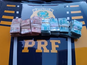 PRF apreende 84 Kg de cocaína e R$ 195 mil em Anastácio (MS)
